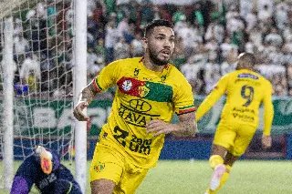 Ídolo da torcida, Alemão marca e mantém Brusque vivo - 3