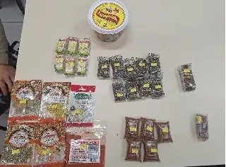Mulher é detida após furtar mais de R$ 1,2 mil de mercadorias - 3
