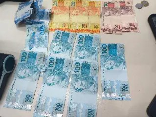 Passageiro de veículo de aplicativo é preso com 20 pedras de crack - 2