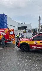 Motorista fica ferido após colidir contra poste - 1