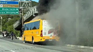 (VIDEO) Motociclista morre em colisão com ônibus que pegou fogo na SC-401 - 1