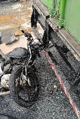 Motociclista morre após colidir na traseira de caminhão - 1