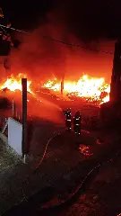 Bombeiros atualizam informações sobre incêndio na empresa - 7