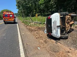 Jovem morre em grave colisão entre carro e carreta na SC-157 - 2