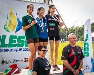 Atletismo da OLESC 2025 tem grandes destaques e marcas expressivas - 1