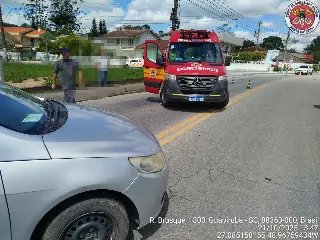 Acidente entre carro e moto deixa mulher ferida - 1