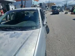 Mulher tem suspeita de fratura após atropelamento - 4
