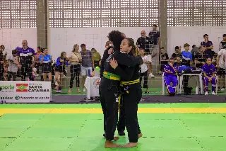 Irmãos gêmeos brilham e conquistam ouro no Jiu-Jitsu da Olesc - 3
