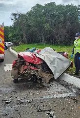 Colisão com caminhão termina com morte de motorista preso nas ferragens - 1