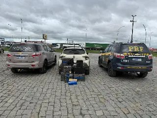 Carro com 250 quilos de maconha é interceptado pela polícia - 1