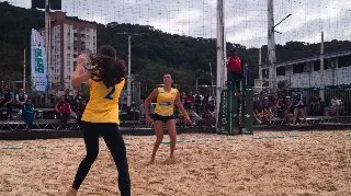 Olesc 2025: Brusque debuta com vitória no vôlei de praia feminino - 2