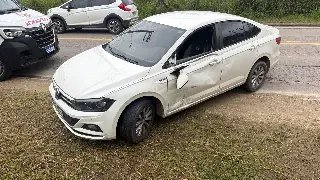 (VÍDEO) Casal cai de moto e fica ferido no Limeira - 3