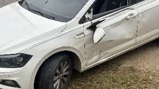 (VÍDEO) Casal cai de moto e fica ferido no Limeira - 2