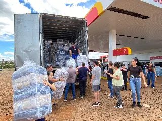 (VÍDEO) Luciano Hang envia doações para famílias atingidas por tornado em cidade do Paraná - 2