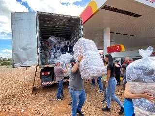 (VÍDEO) Luciano Hang envia doações para famílias atingidas por tornado em cidade do Paraná - 3