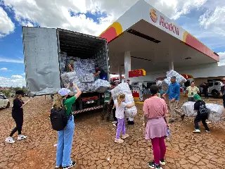 (VÍDEO) Luciano Hang envia doações para famílias atingidas por tornado em cidade do Paraná - 5