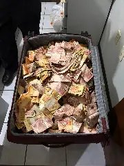 Polícia Civil deflagra operação e apreende mais de R$ 400 mil, armas e veículos ligados ao tráfico - 4
