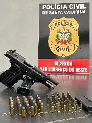 Polícia Civil deflagra operação e apreende mais de R$ 400 mil, armas e veículos ligados ao tráfico - 3