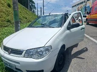 (VÍDEO) Motociclista fica ferido após colisão na Antônio Heil - 3