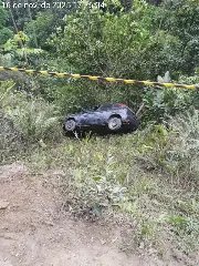 Carro cai em ribanceira e deixa uma mulher ferida em Botuverá - 2