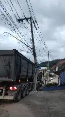 (VÍDEO) Caminhão perde o freio e provoca acidente no Dom Joaquim - 1