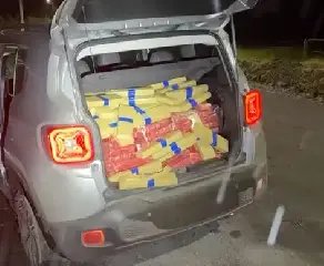 Carro carregado de maconha é apreendido após perseguição em SC - 3