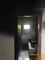 Casa usada por usuários de drogas pega fogo e mobiliza bombeiros - 2