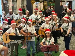 Brusque dá início à programação de Natal com chegada do Papai Noel - 4