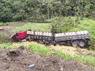 Impacto violento termina em morte após queda de veículo na BR-470 - 5