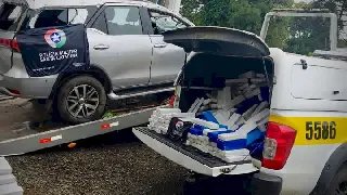 Polícia Rodoviária flagra caminhonete capotada carregada com 631 kg de maconha - 1