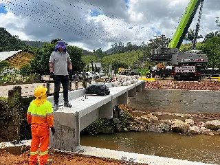 Nova ponte na Limeira tem vigas instaladas - 6