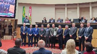 Apae de Brusque é homenageada na Alesc - 5