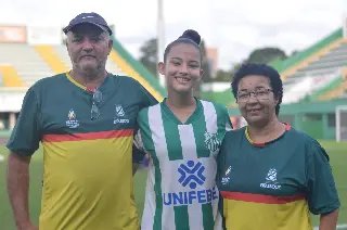 Aos gritos de “estamos na final,” futebol feminino faz história e garante vaga na decisão do Jasc - 9