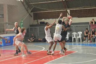 Aos gritos de “estamos na final,” futebol feminino faz história e garante vaga na decisão do Jasc - 1