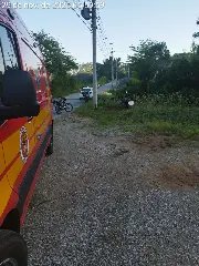 Motociclista fica ferido após sair da pista e atingir poste em Botuverá - 1