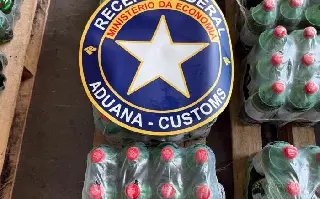 Receita Federal apreende cocaína líquida escondida em garrafas de refrigerante em Navegantes - 2