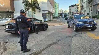Colisão entre dois carros é registrada em Brusque - 1