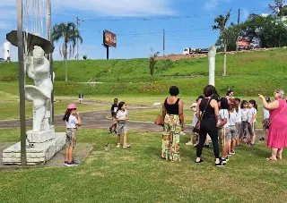 Estudantes da escola João Hassmann visitam Parque das Esculturas - 3