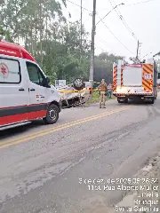 Bombeiros detalham acidente grave que deixou um morto em Brusque - 2