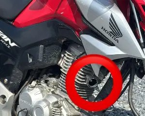 Motociclista é flagrado com escapamento adulterado e regulariza veículo no local - 2
