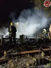 Incêndio destrói casa abandonada durante a madrugada em Guabiruba - 2