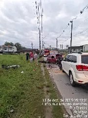 Motociclista sofre ferimentos graves após colisão com quatro veículos - 1