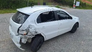 Colisão entre três veículos é registrada na Ivo Silveira - 2