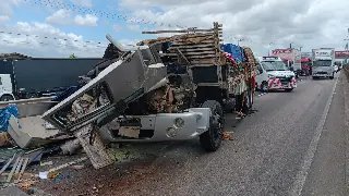 Motorista é arremessado após violenta colisão na BR-101 - 2