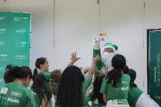 Unimed Brusque realiza Natal Cooperativo e entrega presentes para 180 crianças - 1