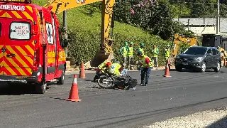 (VÍDEO) Acidente entre Fiorino e motocicleta deixa jovem ferido na Antônio Heil - 1