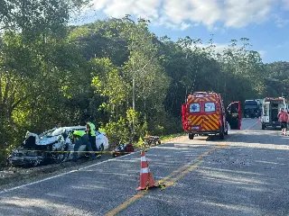 Grave acidente em São João Batista mobiliza bombeiros e helicóptero Arcanjo - 3