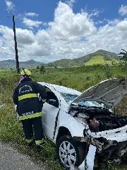 Capotamento na BR-470 deixa vítima com suspeita de fratura - 4