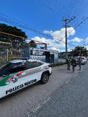 Policiais são atacados com foguete, e dupla acaba presa por tráfico  - 1