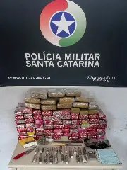 Suspeito foge, e esposa acaba presa com grande quantidade de drogas - 1